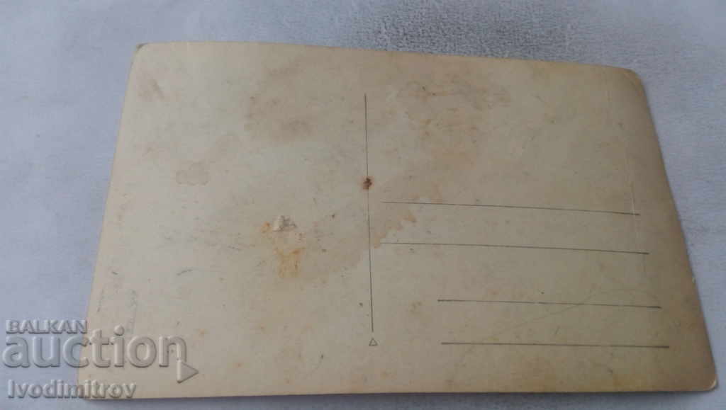 Υπεύθυνος φωτογραφίας με χειμωνιάτικο πανωφόρι με τιμή 2.45 BGN | € 1.25 Υπεύθυνος φωτογραφίας με χειμωνιάτικο πανωφόρι με τιμή 2.45 BGN | € 1.25