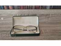 Glasses with diopter plus 3