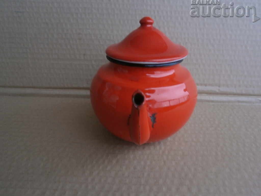 Delivery of GREAT LITTLE RED enameled teapot 60s Delivery of GREAT LITTLE RED enameled teapot 60s