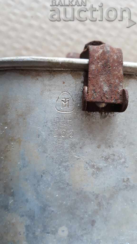 Delivery of old military pitchers food boxes lot Delivery of old military pitchers food boxes lot