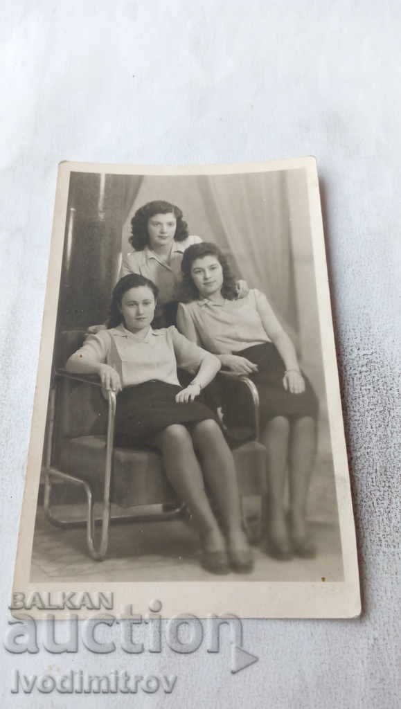 Foto Trei fete tinere