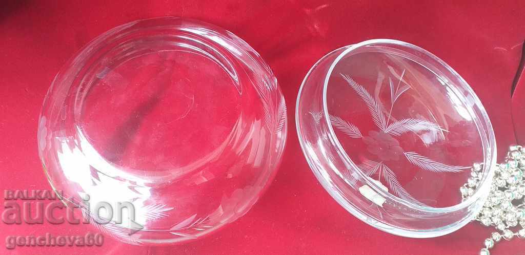 Crystal cake bowl with lid with price 25.00 BGN | € 12.78 Crystal cake bowl with lid with price 25.00 BGN | € 12.78