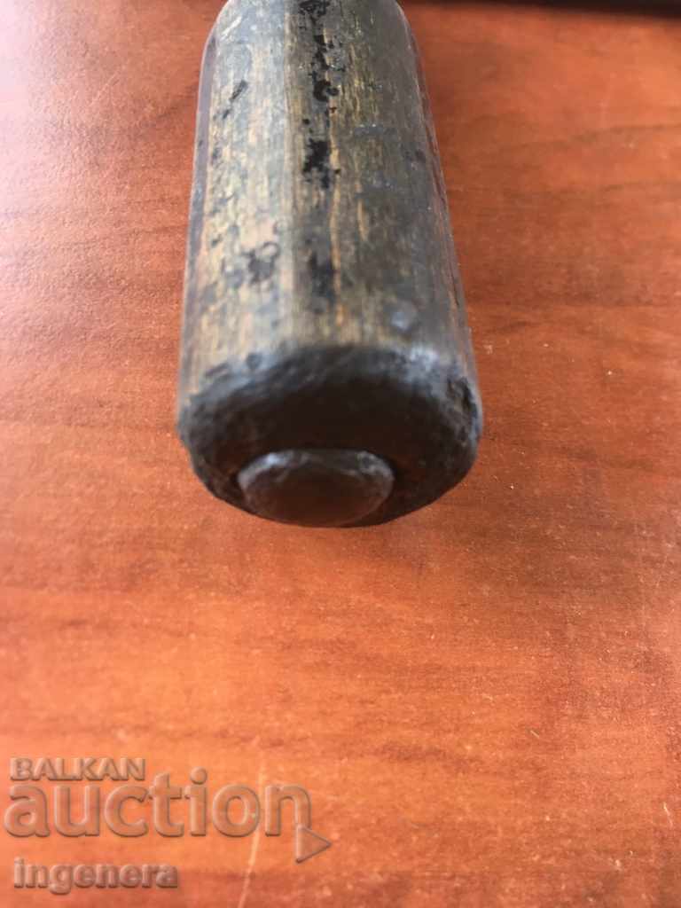 SCREWDRIVER LARGE STRONG INSTRUMENT OF THE MASTER METAL WOOD - 6 SCREWDRIVER LARGE STRONG INSTRUMENT OF THE MASTER METAL WOOD - 6