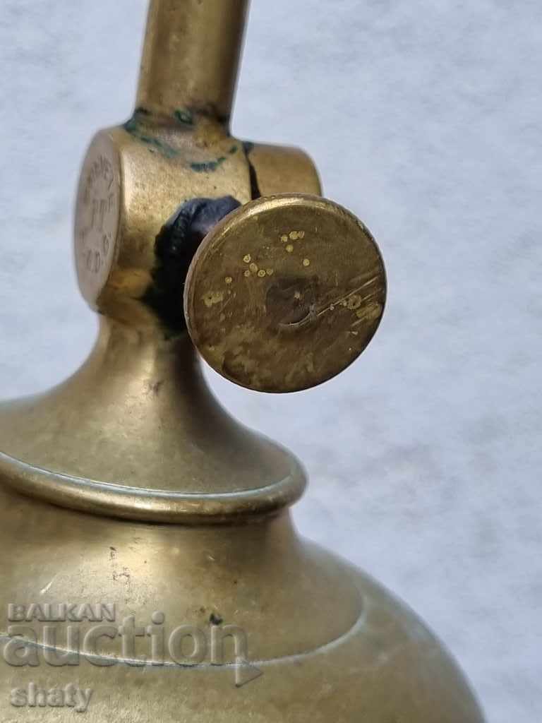 Παράδοση Παλιά γαλλική λάμπα αερίου. Παράδοση Παλιά γαλλική λάμπα αερίου.