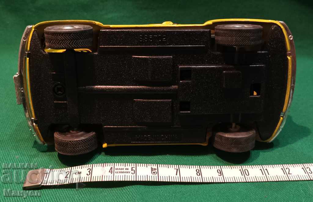 I am selling a car model. - 5 I am selling a car model. - 5