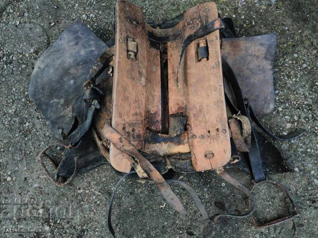 Delivery of An old saddle