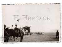 ΜΙΚΡΕΣ ΠΑΛΙΑ ΦΩΤΟΓΡΑΦΙΑ ΣΤΡΑΤΙΩΤΙΚΕΣ ΑΞΙΩΜΑΤΙΚΕΣ ΣΤΟ ΑΛΟΓΟ + ΠΟΛΙΤΕΣ Β291