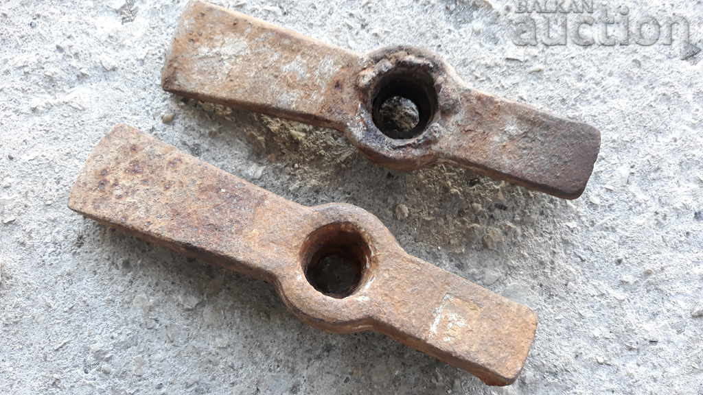 lot two stone hammers hammer with price 35.00 BGN | € 17.90 lot two stone hammers hammer with price 35.00 BGN | € 17.90