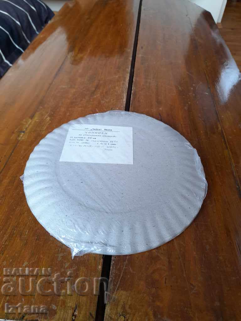 Auction Old disposable plates Auction Old disposable plates