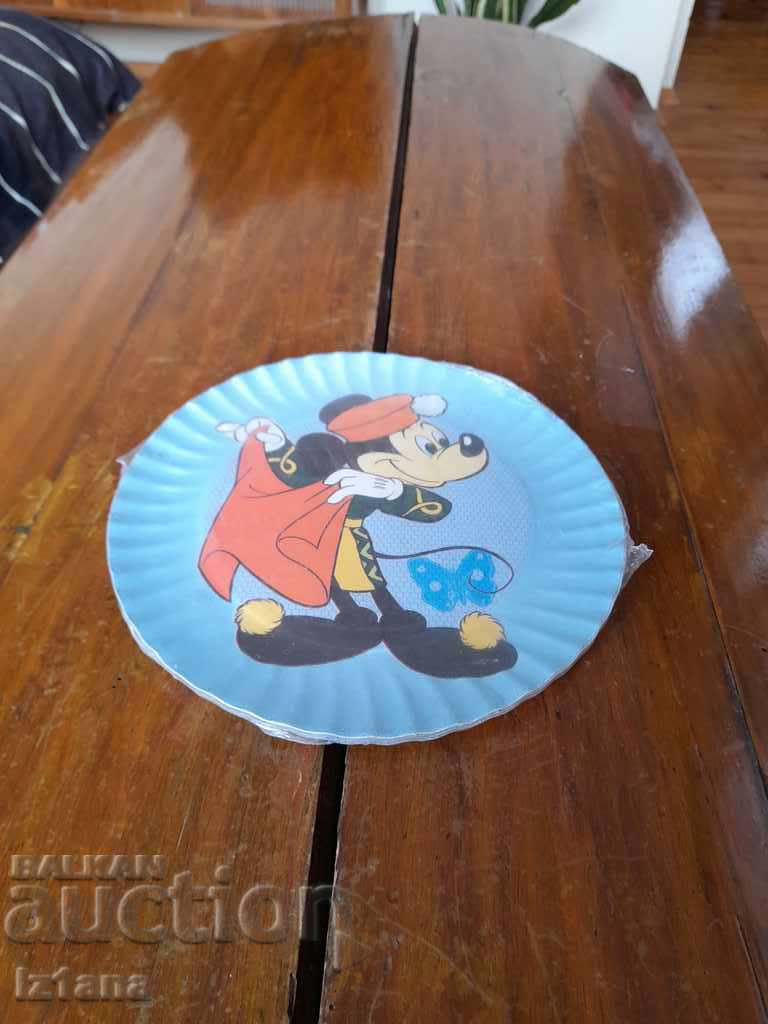 Old disposable plates