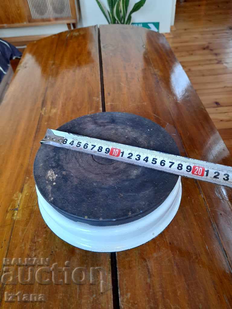 Old electric stove with price 32.00 BGN | € 16.36 Old electric stove with price 32.00 BGN | € 16.36