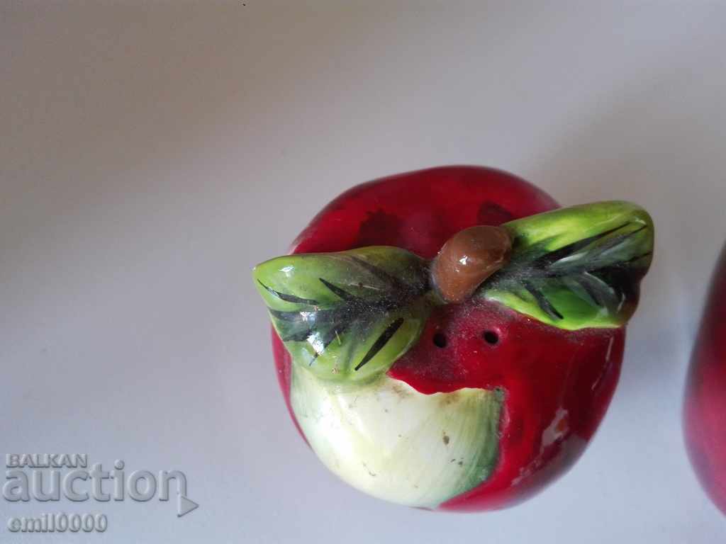 Δημοπρασία Όμορφο σετ μπαχαρικών. Δημοπρασία Όμορφο σετ μπαχαρικών.