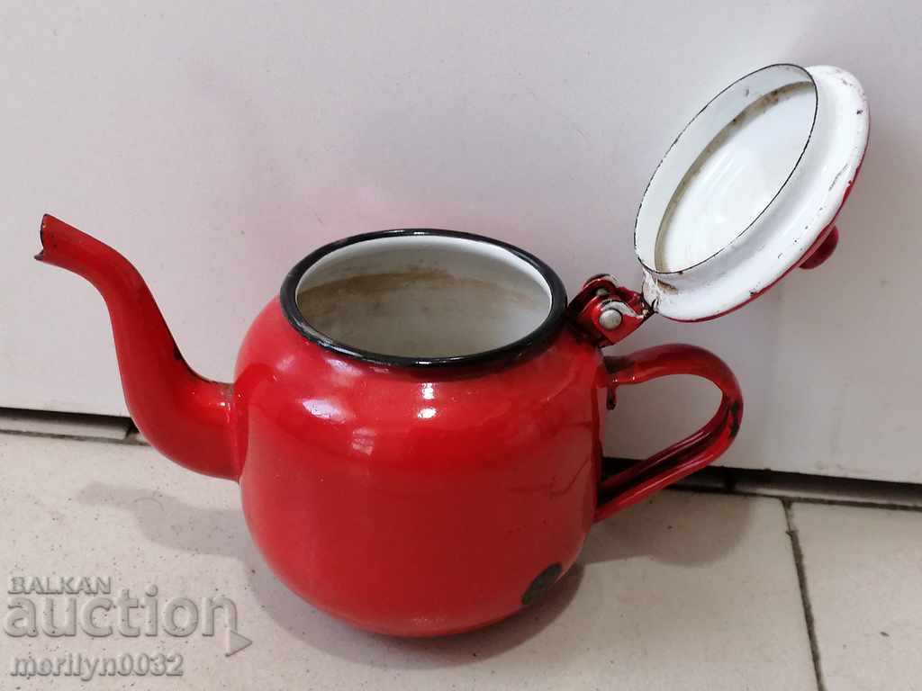 Auction  Enamelled teapot made of salt container with enamel