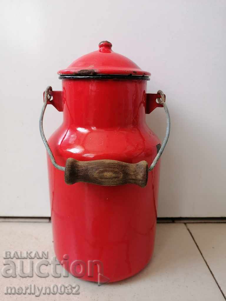 Delivery of Old jug with enamel lid enamel dish Delivery of Old jug with enamel lid enamel dish