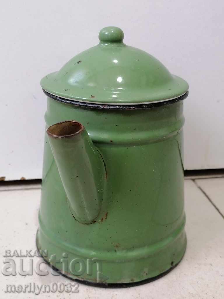 Auction Enamelled teapot made of salt container with enamel jade jug Auction Enamelled teapot made of salt container with enamel jade jug
