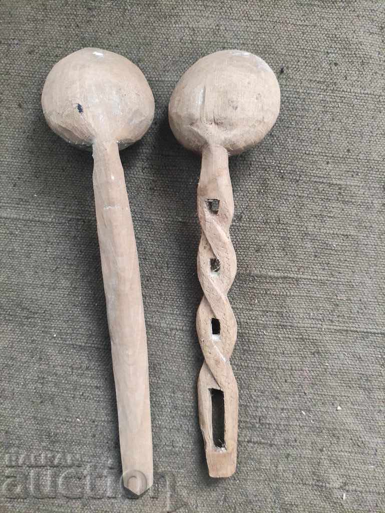Delivery of 2 old wooden spoons Delivery of 2 old wooden spoons
