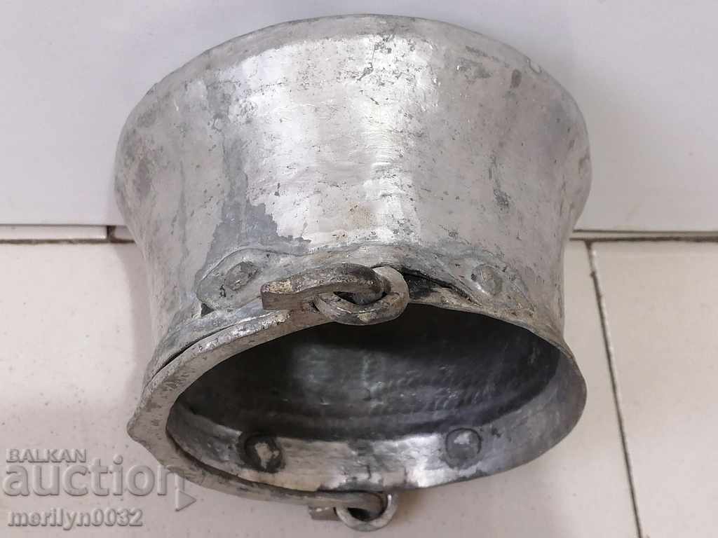 Old copper kettle, copper, cauldron, cauldron, copper vessel with price 79.00 BGN | € 40.39 Old copper kettle, copper, cauldron, cauldron, copper vessel with price 79.00 BGN | € 40.39