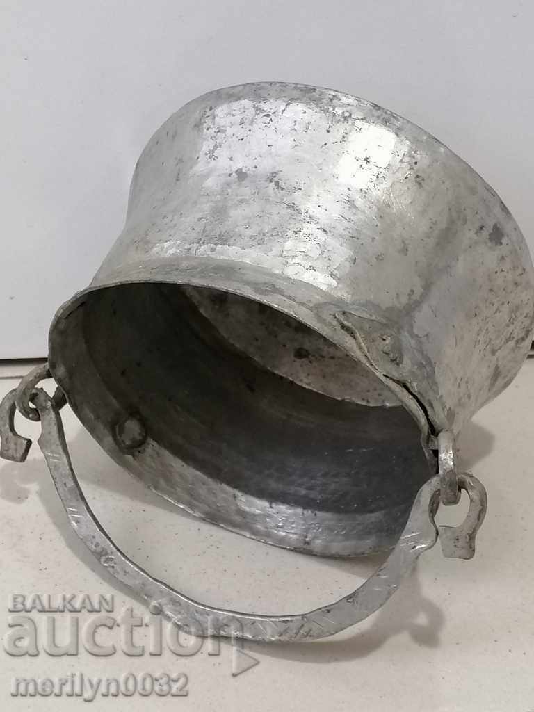 Παλιά χάλκινη κατσαρόλα, χαλκός, καζάνι, καζάνι, χάλκινο σκεύος Παλιά χάλκινη κατσαρόλα, χαλκός, καζάνι, καζάνι, χάλκινο σκεύος