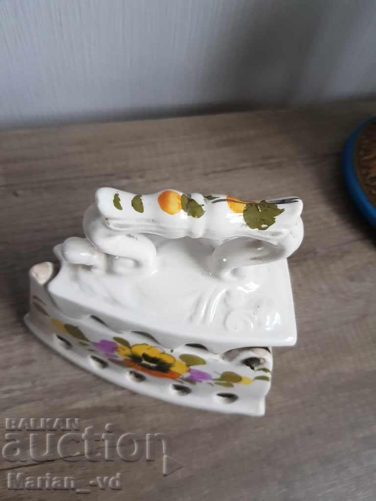 Auction  Souvenir porcelain iron