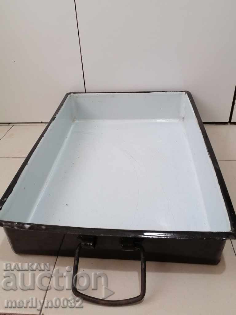 An enameled container, that's a platter with enamel with price 77.00 BGN | € 39.37 An enameled container, that's a platter with enamel with price 77.00 BGN | € 39.37