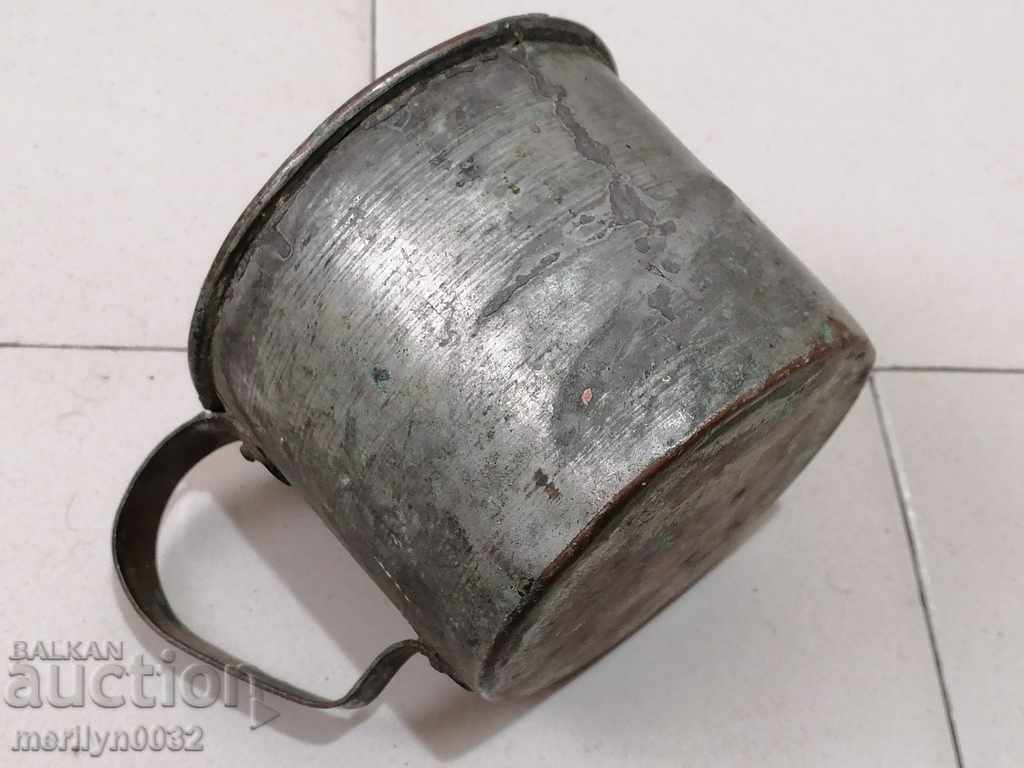 An old tin can of copper with price 49.00 BGN | € 25.05 An old tin can of copper with price 49.00 BGN | € 25.05