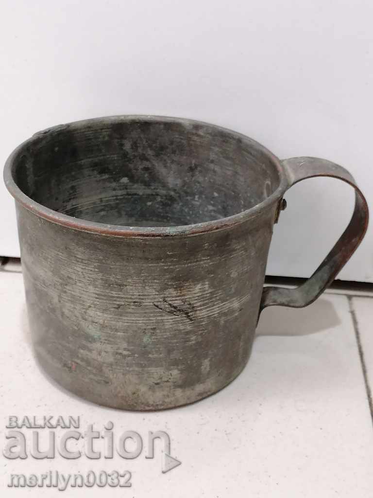 Auction An old tin can of copper Auction An old tin can of copper