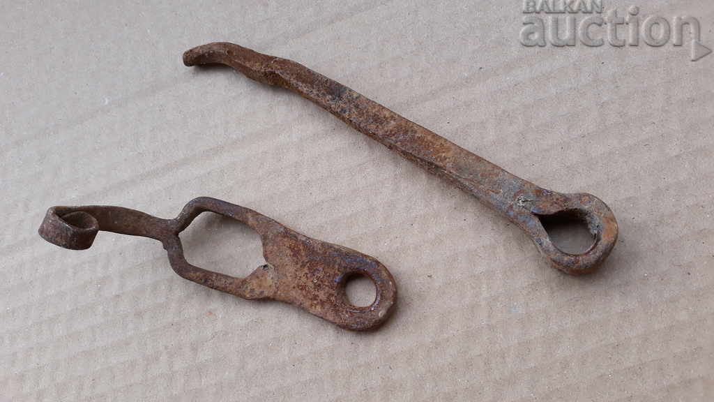Auction Old latch, wrought iron, lock, primitive Auction Old latch, wrought iron, lock, primitive