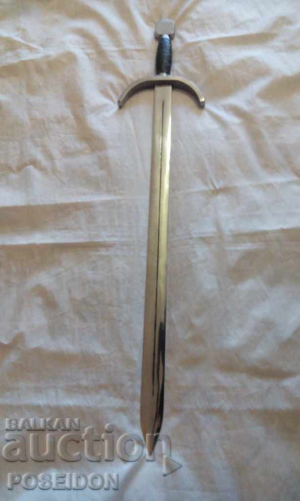 Delivery of REPLICA OF A MEDIEVAL SWORD; SWORD; CHECKERS; BIKE Delivery of REPLICA OF A MEDIEVAL SWORD; SWORD; CHECKERS; BIKE