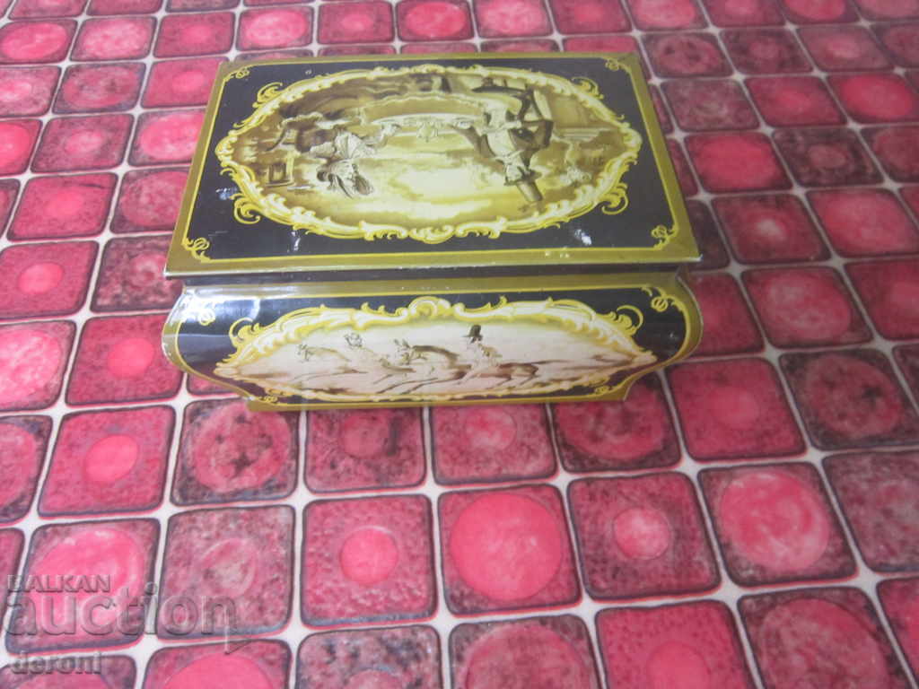 Παράδοση Καταπληκτική τσίγκινη κοσμηματοθήκη