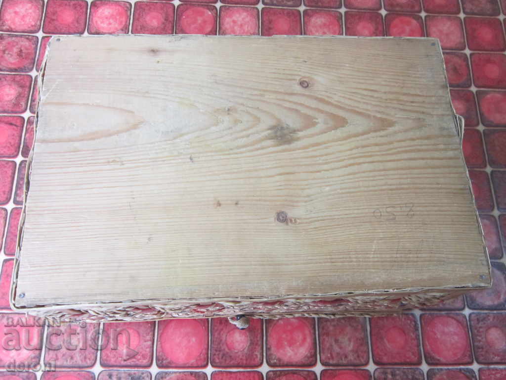 Antique wicker jewelry box items - 7 Antique wicker jewelry box items - 7