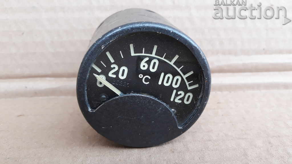 Measuring instrument from an armored vehicle, antique, phosphorescent with price 55.00 BGN | € 28.12 Measuring instrument from an armored vehicle, antique, phosphorescent with price 55.00 BGN | € 28.12