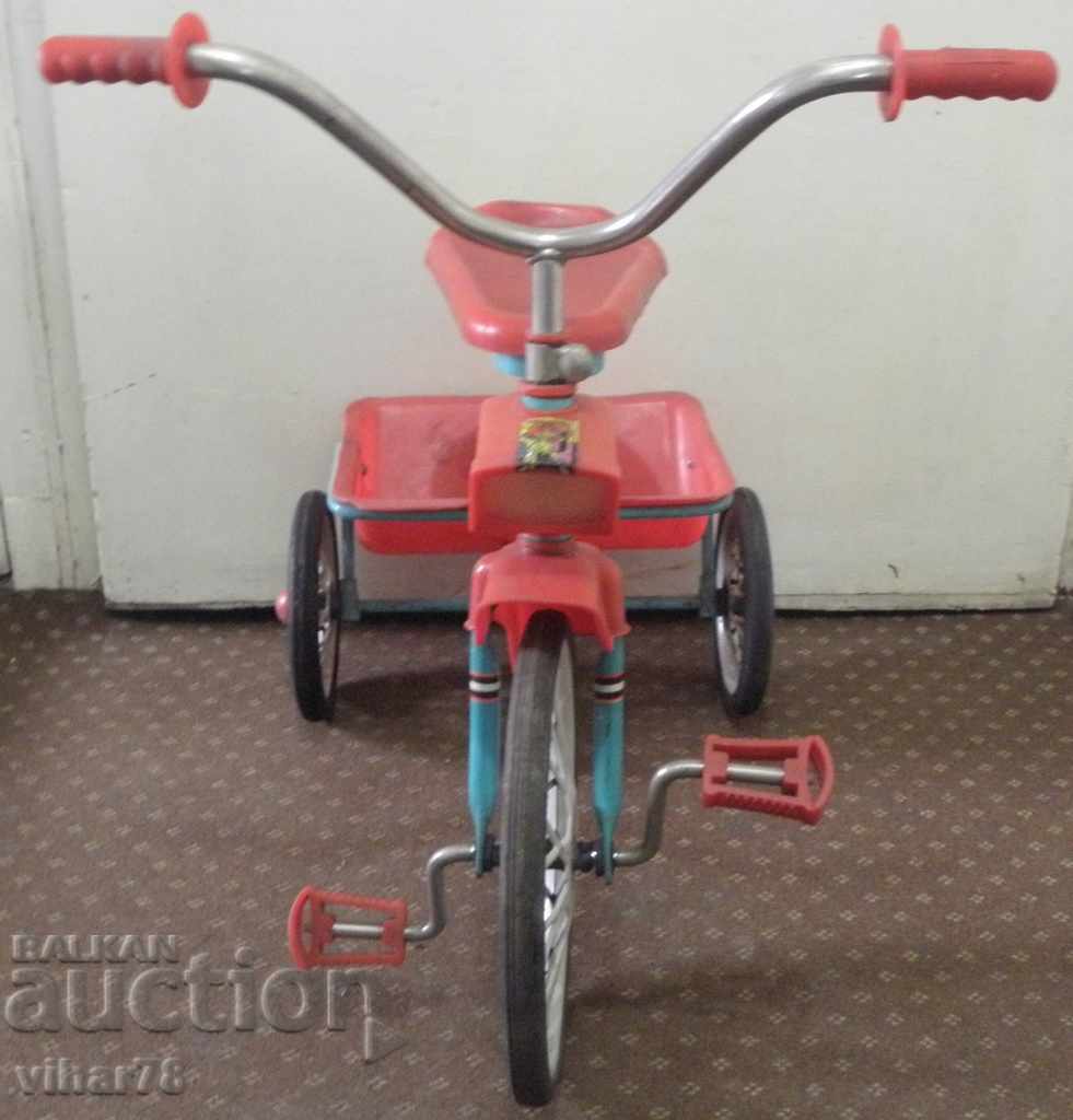 An old children's bicycle with price 299.99 BGN | € 153.38 An old children's bicycle with price 299.99 BGN | € 153.38
