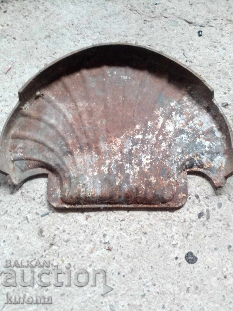 Delivery of Old cast iron ornament Delivery of Old cast iron ornament