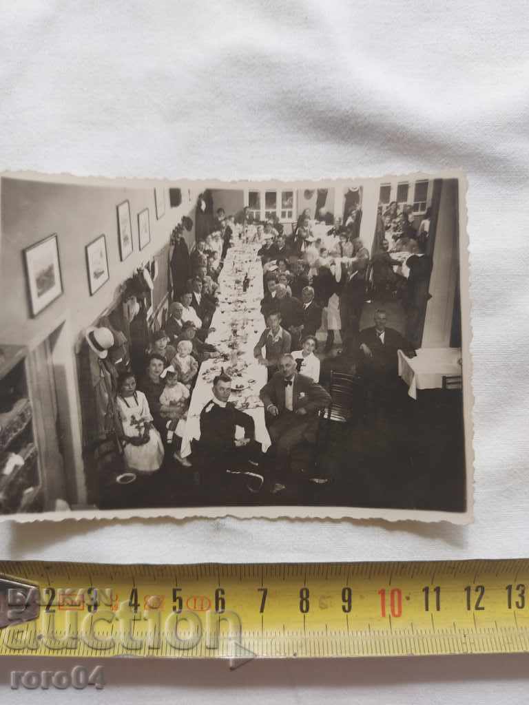 Auction BANQUET - TABLE - COLLECTION - WWII Auction BANQUET - TABLE - COLLECTION - WWII