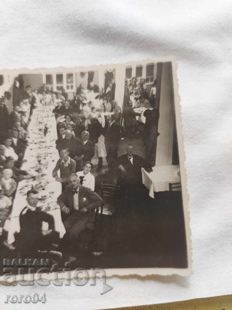 BANQUET - TABLE - COLLECTION - WWII - 5 BANQUET - TABLE - COLLECTION - WWII - 5