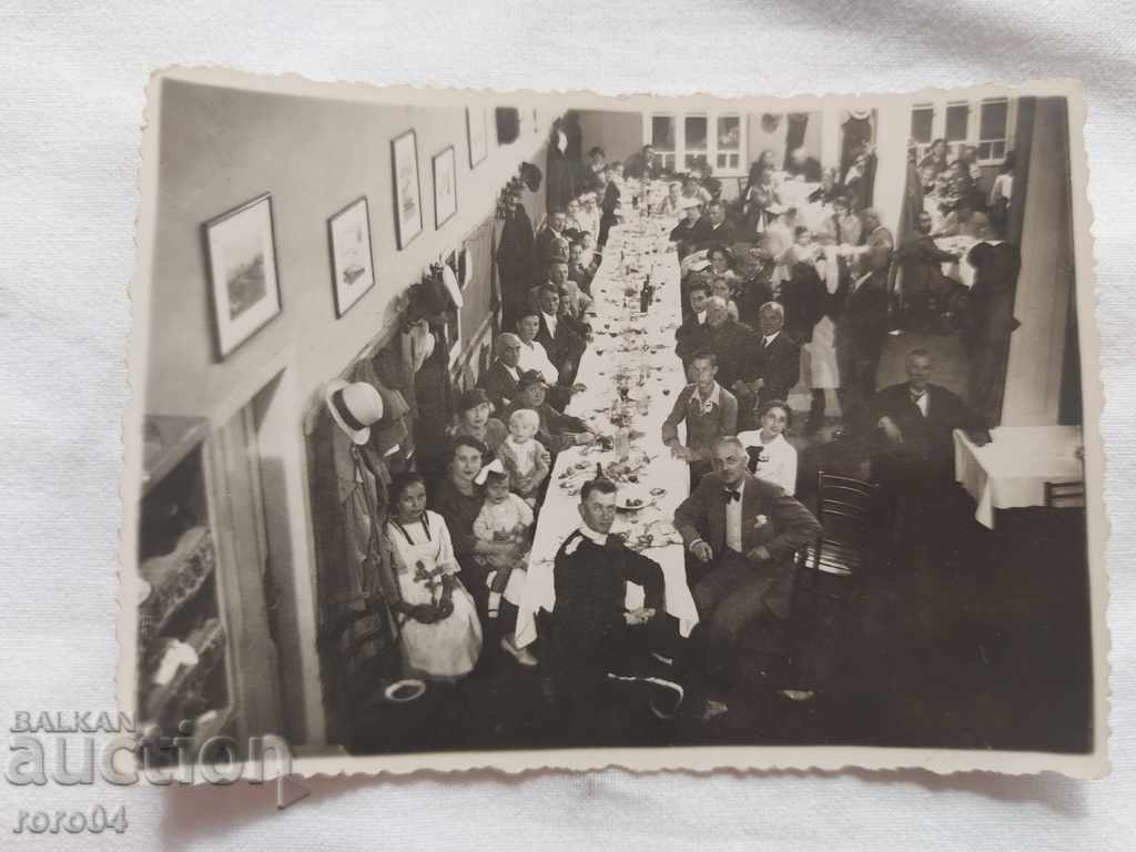 BANQUET - TABLE - COLLECTION - WWII - 6 BANQUET - TABLE - COLLECTION - WWII - 6