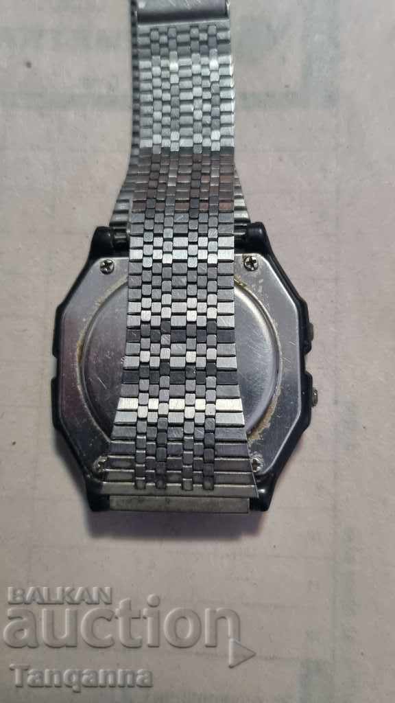 Електронен часовник Casio с цена 18.00 лв. | € 9.20 Електронен часовник Casio с цена 18.00 лв. | € 9.20