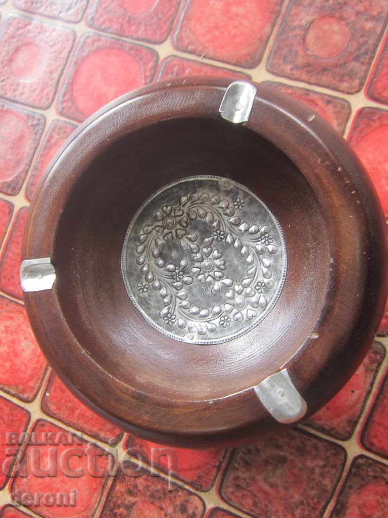 μεγάλο τασάκι με τιμή 25.00 BGN | € 12.78 μεγάλο τασάκι με τιμή 25.00 BGN | € 12.78