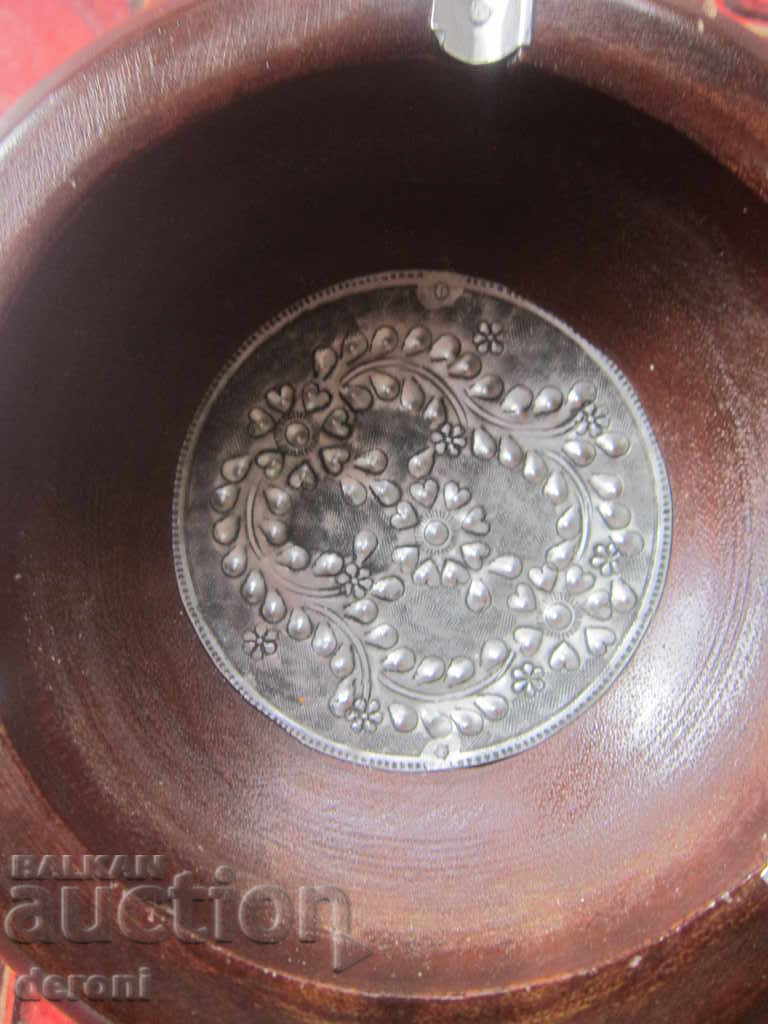 Δημοπρασία μεγάλο τασάκι Δημοπρασία μεγάλο τασάκι