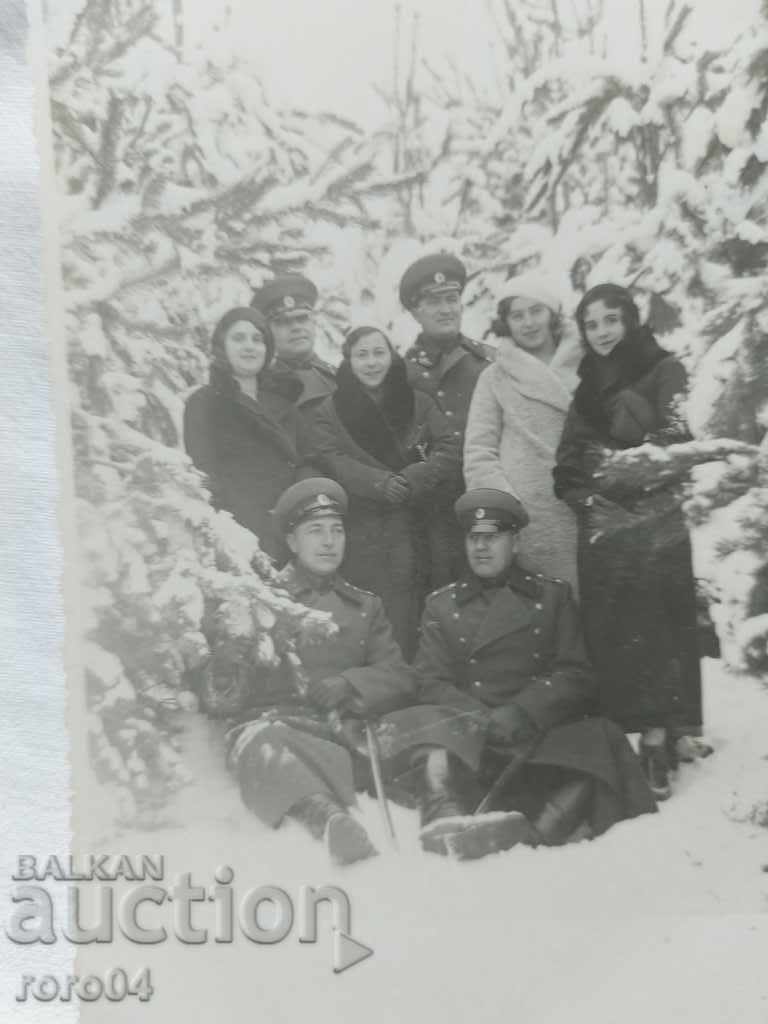 OFFICERS - LADIES - WINTER - WWII - 5 OFFICERS - LADIES - WINTER - WWII - 5