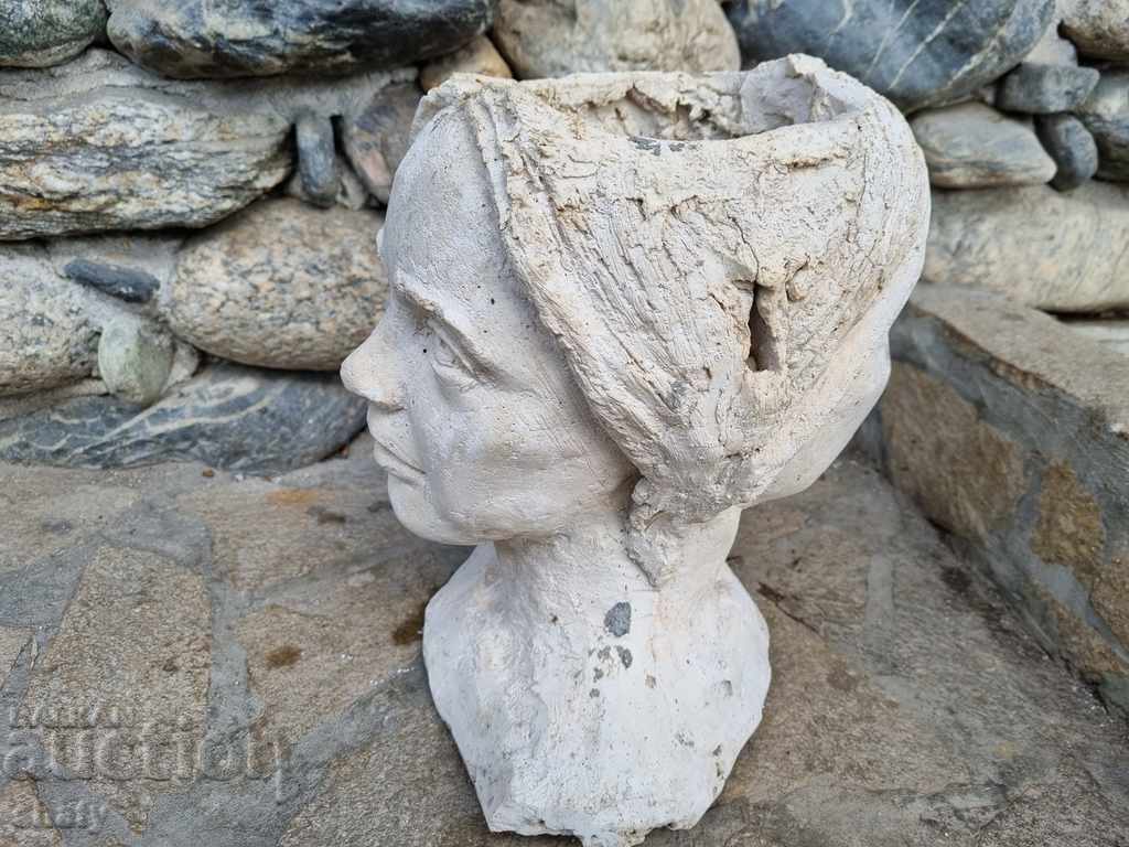 Sculpture with price 790.00 BGN | € 403.92 Sculpture with price 790.00 BGN | € 403.92