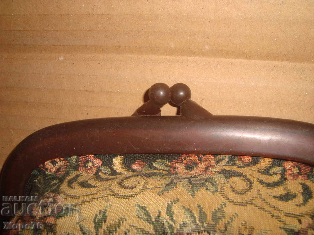 Auction  Old VINTAGE CASE OF EMBROIDERY FABRIC FOR GLASSES OR OTHER THINGS