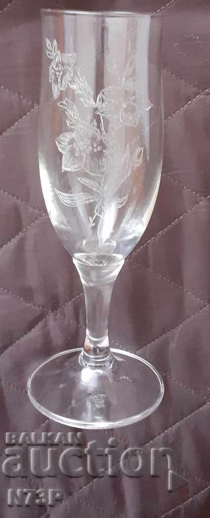 OLD GLASS. COLLECTION. HAND ENGRAVED.