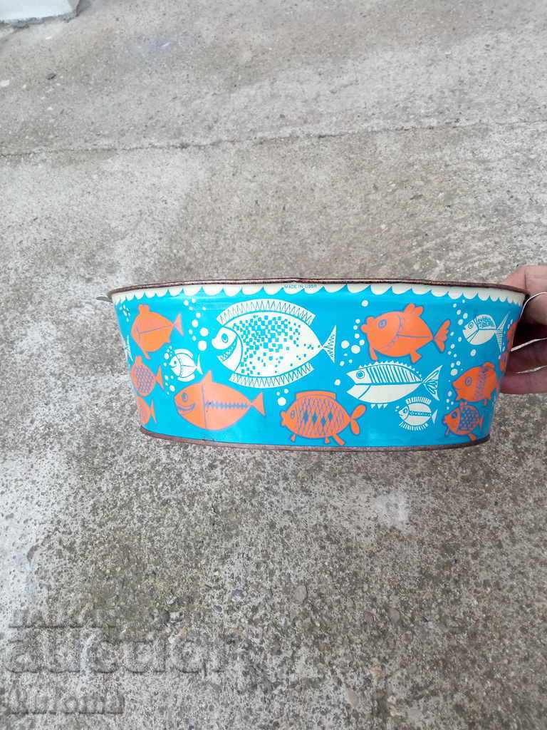 Old children's play bucket with price 19.99 BGN | € 10.22 Old children's play bucket with price 19.99 BGN | € 10.22