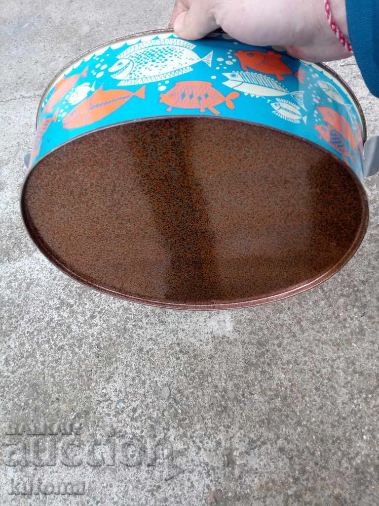 Delivery of Old children's play bucket Delivery of Old children's play bucket