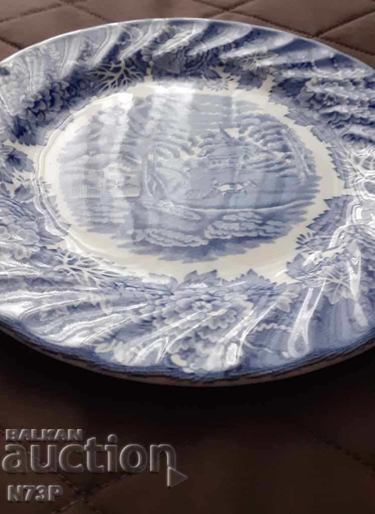 OLD PORCELAIN PLATE. MADE IN ENGLAND. - 5 OLD PORCELAIN PLATE. MADE IN ENGLAND. - 5