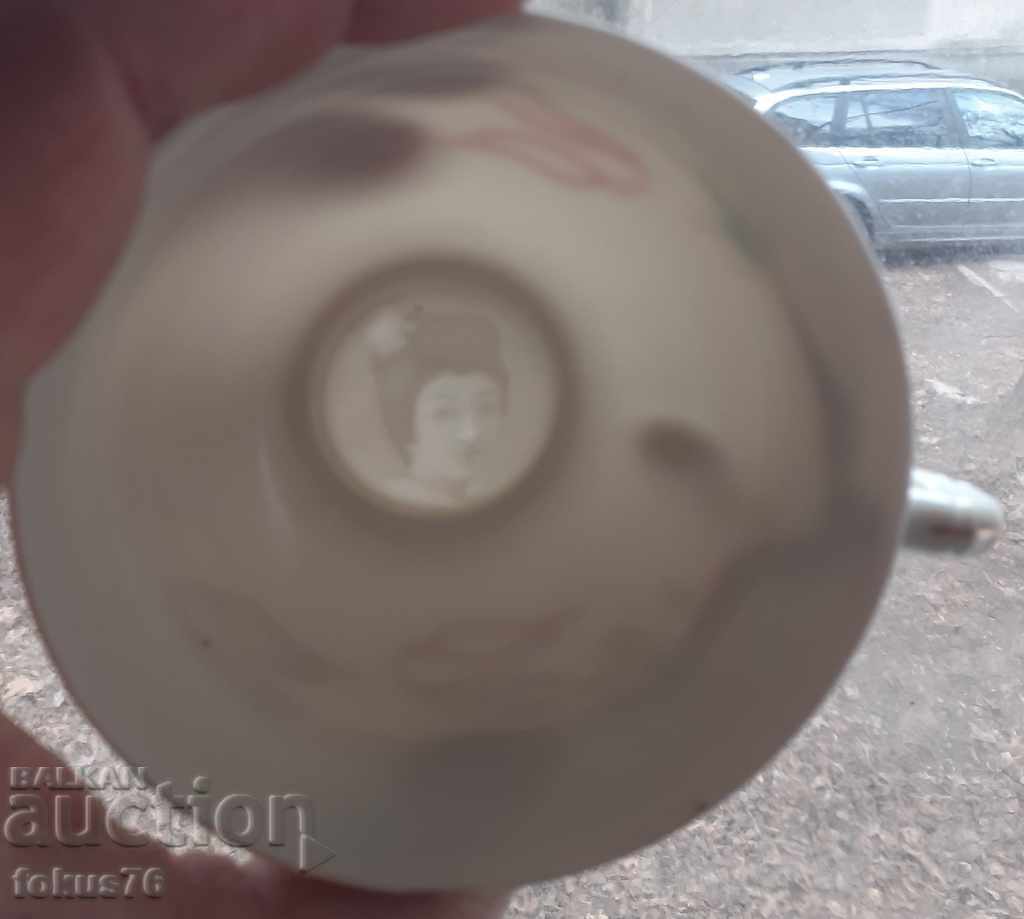 Set de portelan japonez pentru dragoni de cafea - holograma GEISHA cu preț 170.00 BGN | € 86.92 Set de portelan japonez pentru dragoni de cafea - holograma GEISHA cu preț 170.00 BGN | € 86.92