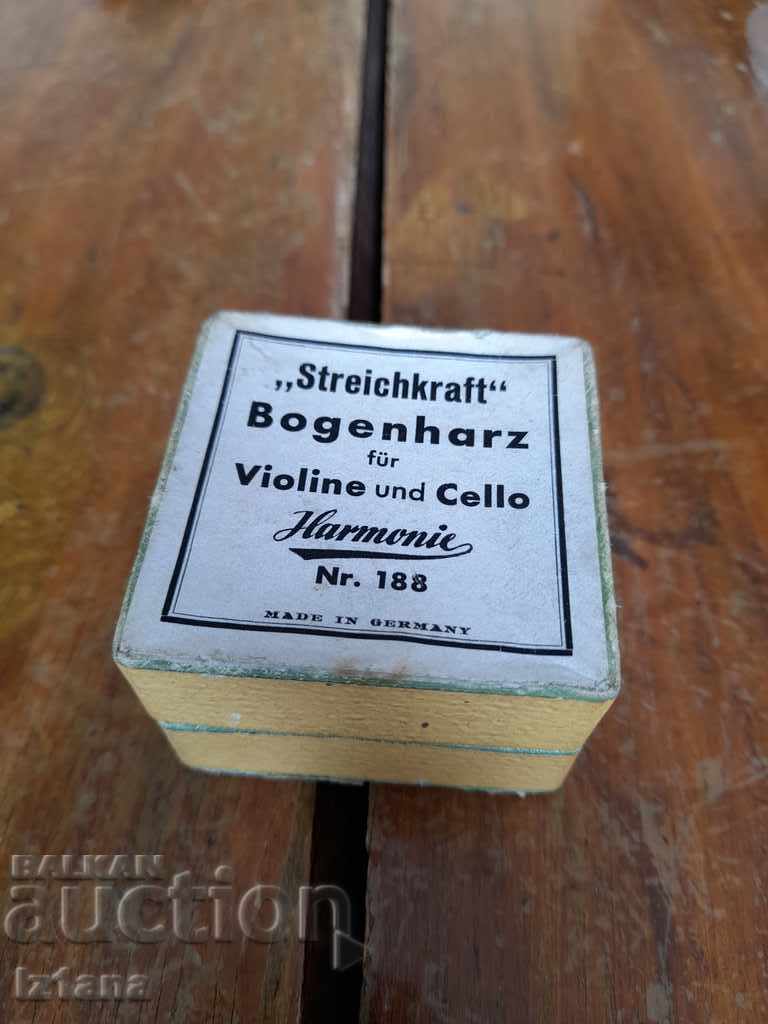 Colofoniu vechi pentru instrumente muzicale cu preț 30.00 BGN | € 15.34 Colofoniu vechi pentru instrumente muzicale cu preț 30.00 BGN | € 15.34