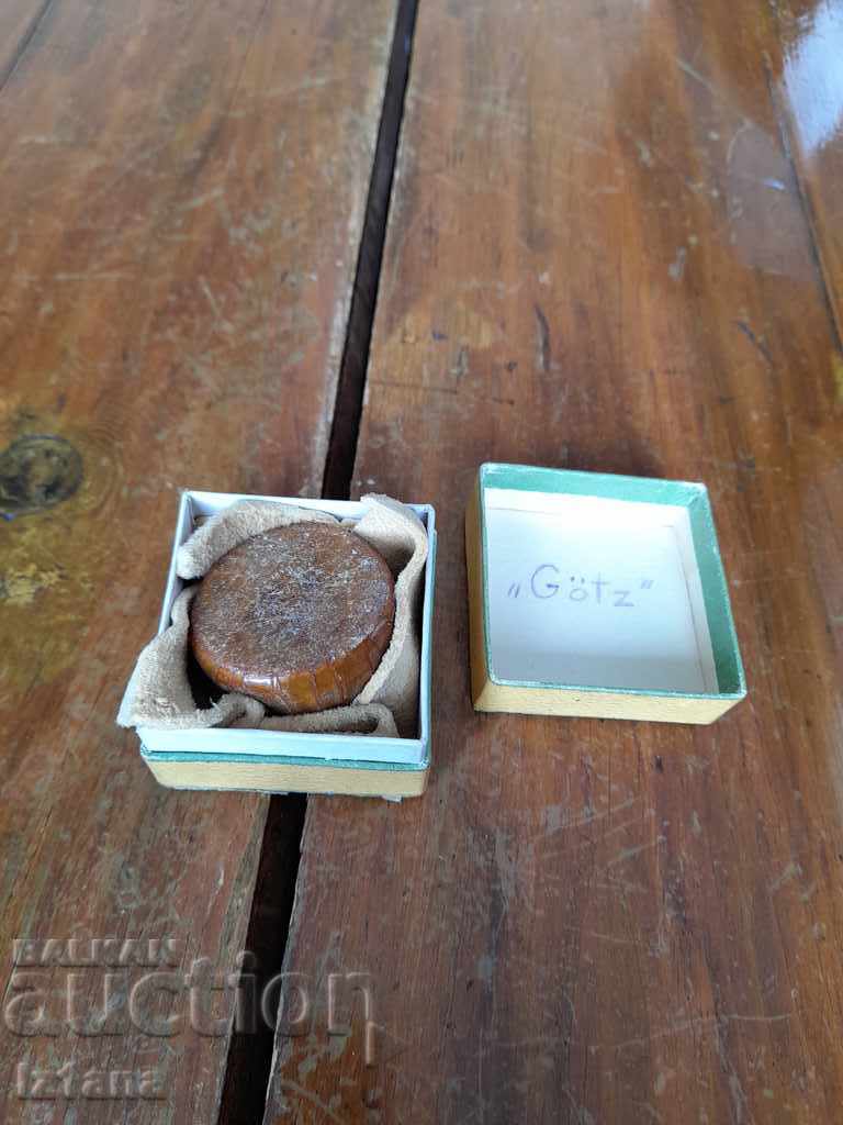 Licitație Colofoniu vechi pentru instrumente muzicale Licitație Colofoniu vechi pentru instrumente muzicale