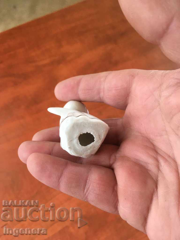 PORCELAIN FIGURE STATUTE GOLD TROPETIST - 5 PORCELAIN FIGURE STATUTE GOLD TROPETIST - 5